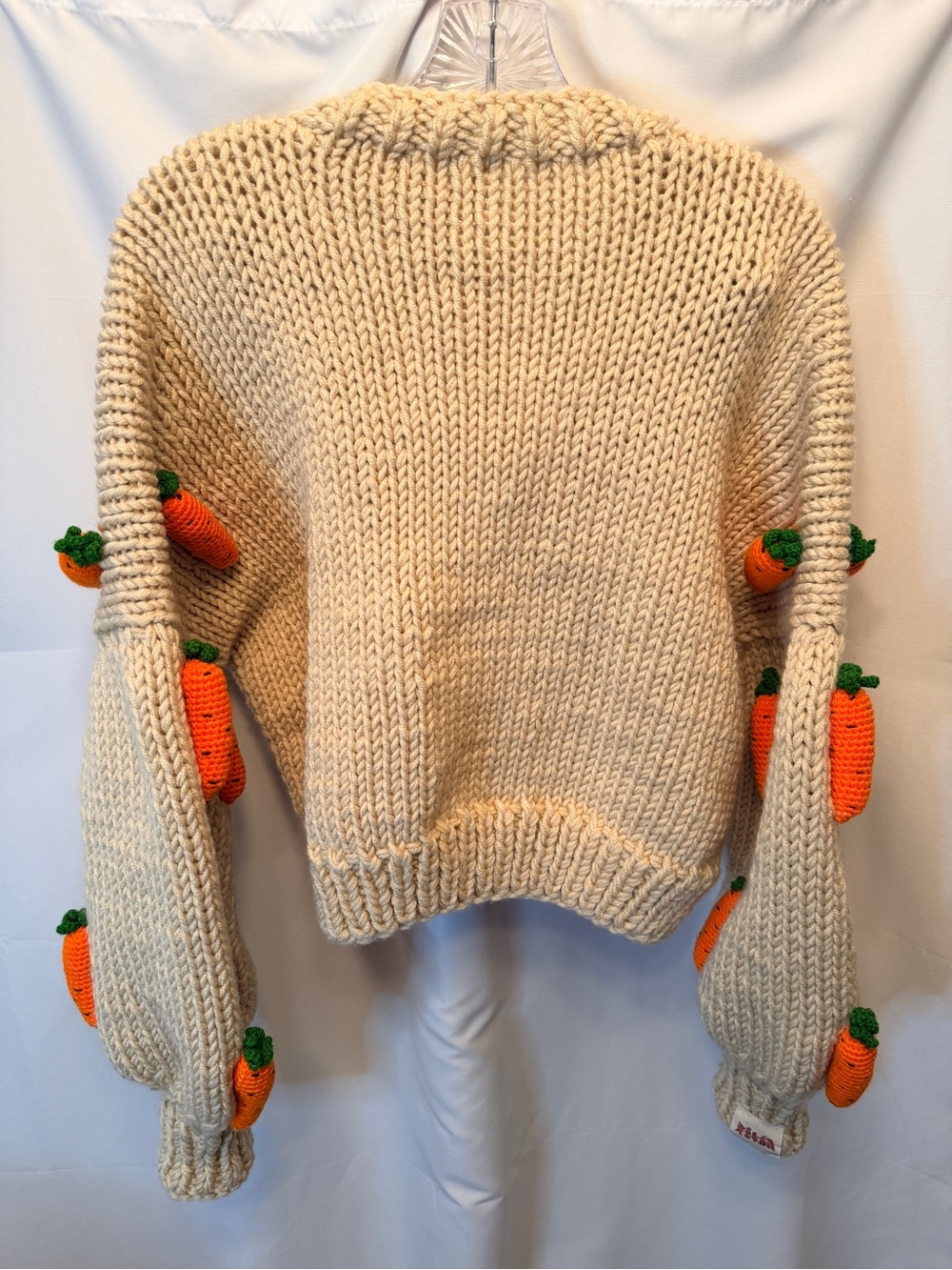 NEW Leilayca Hand Knit Women's M/L Carrot Cardigan 3D Chunky Knit Tan $300 MSRP - Picture 6 of 9